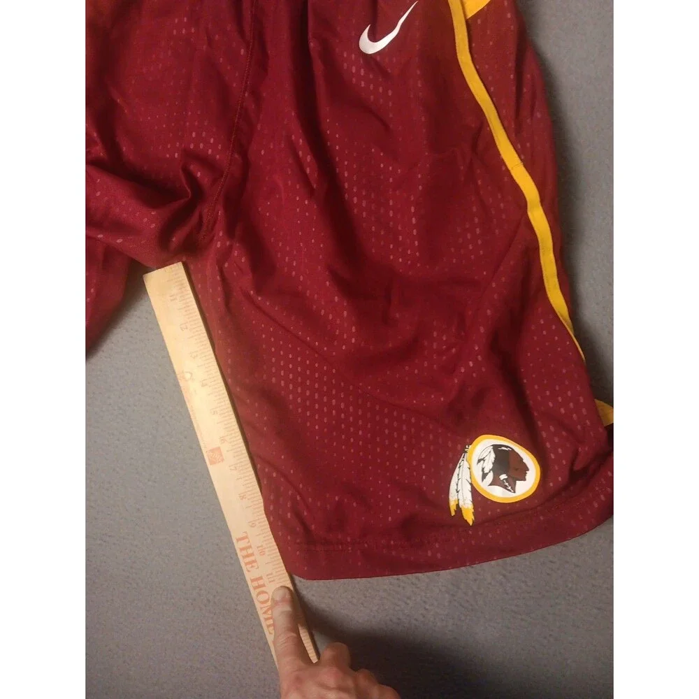 Nike Washington Redskins Shorts Mens M Maroon NFL On Field Training Discontinued